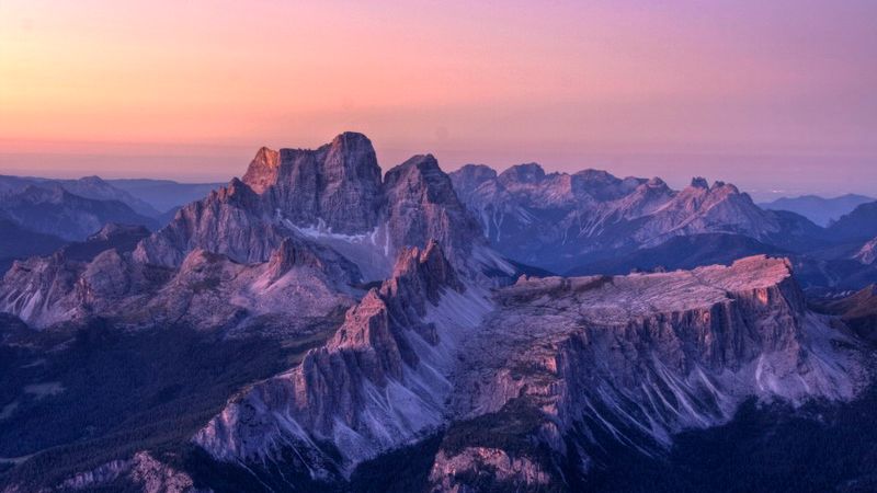 L’alba in Tofana e Marmolada | appuntamenti ad alta quota per respirare le Dolomiti.