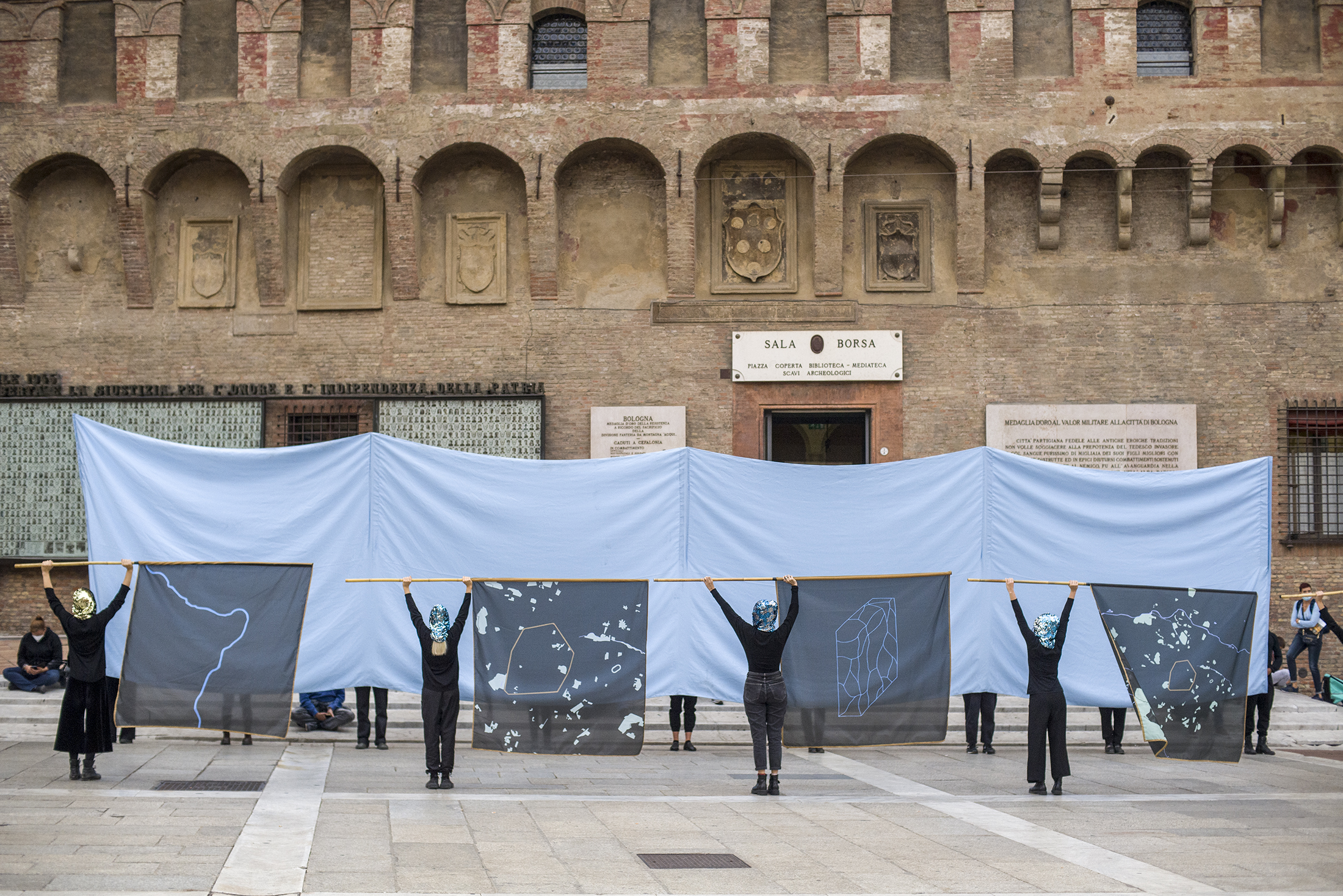 Terra di Tutti Film Festival, WeWorld| in Piazza Nettuno a Bologna per i cambianti climatici